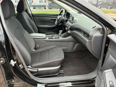 Used 2025 Nissan Sentra S FWD image 29