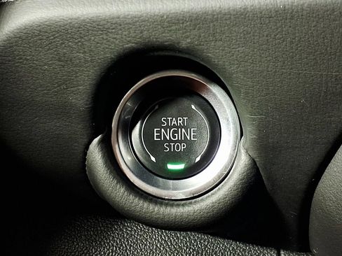 Used 2025 Chevrolet Tahoe LT AWD/4WD image 18