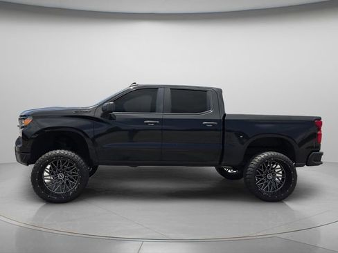 Used 2022 Chevrolet Silverado 1500 Custom Trail Boss w/ LPO, Dark Essentials Package AWD/4WD image 3