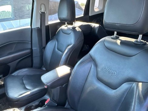 Used 2018 Jeep Compass Limited w/ Navigation Group AWD/4WD image 9