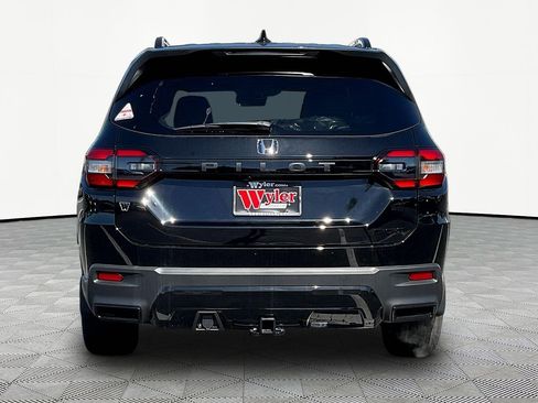 New 2026 Honda Pilot Sport image 5