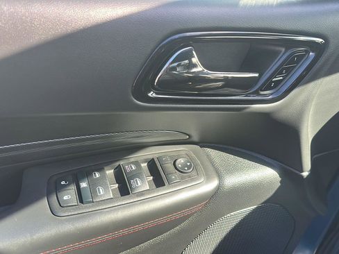 Used 2024 Dodge Durango GT image 11