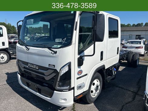 New 2025 Isuzu NPR image 3