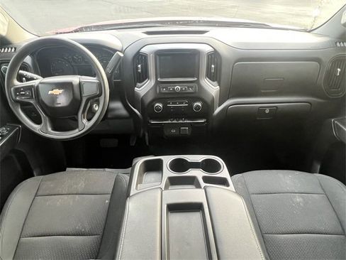 Used 2020 Chevrolet Silverado 1500 Custom w/ Custom Value Package image 3