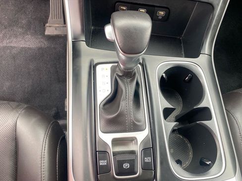 Used 2024 Kia Carnival LX FWD image 13