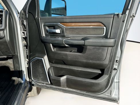 Used 2024 RAM 2500 Laramie image 33