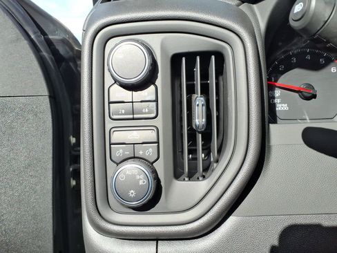 Used 2025 Chevrolet Silverado 1500 Custom Trail Boss w/ LPO, Dark Essentials Package AWD/4WD image 11