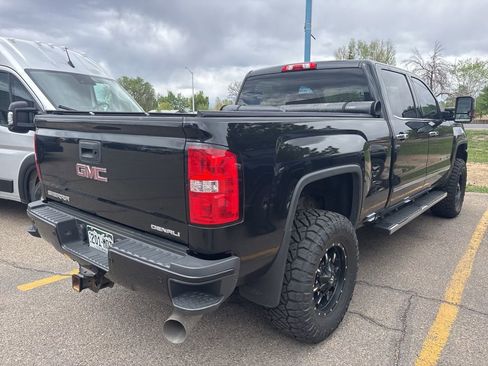 Used 2018 GMC Sierra 2500 Denali w/ Duramax Plus Package AWD/4WD image 5