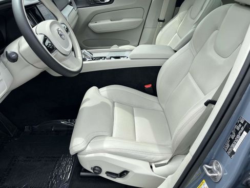 Certified 2023 Volvo XC60 B5 Ultimate w/ Climate Package AWD/4WD image 16
