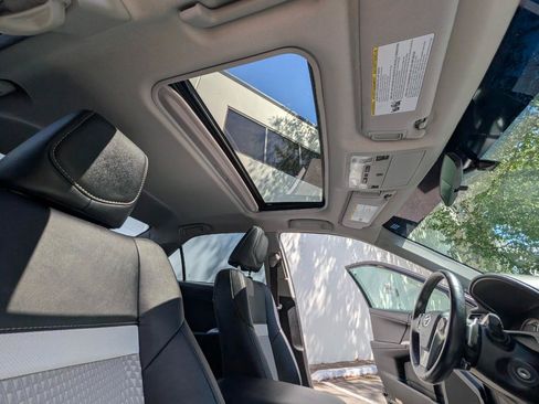 Used 2014 Toyota Camry SE FWD image 13