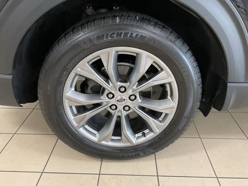 Used 2020 Ford Explorer Limited image 7