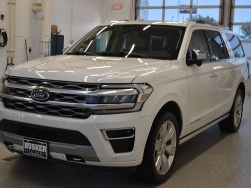 Used 2024 Ford Expedition Max Platinum AWD/4WD image 9