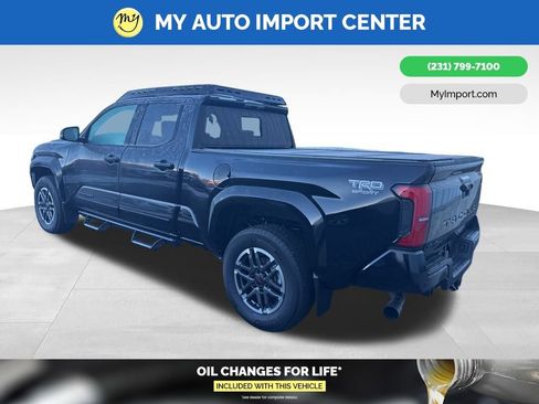 Used 2024 Toyota Tacoma TRD Sport w/ TRD Sport Upgrade Package image 6