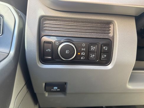 New 2025 Ford F350 XLT w/ FX4 Off-Road Package image 38