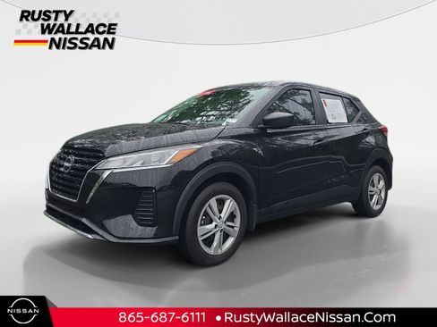 Certified 2025 Nissan Kicks Play S FWD image 1