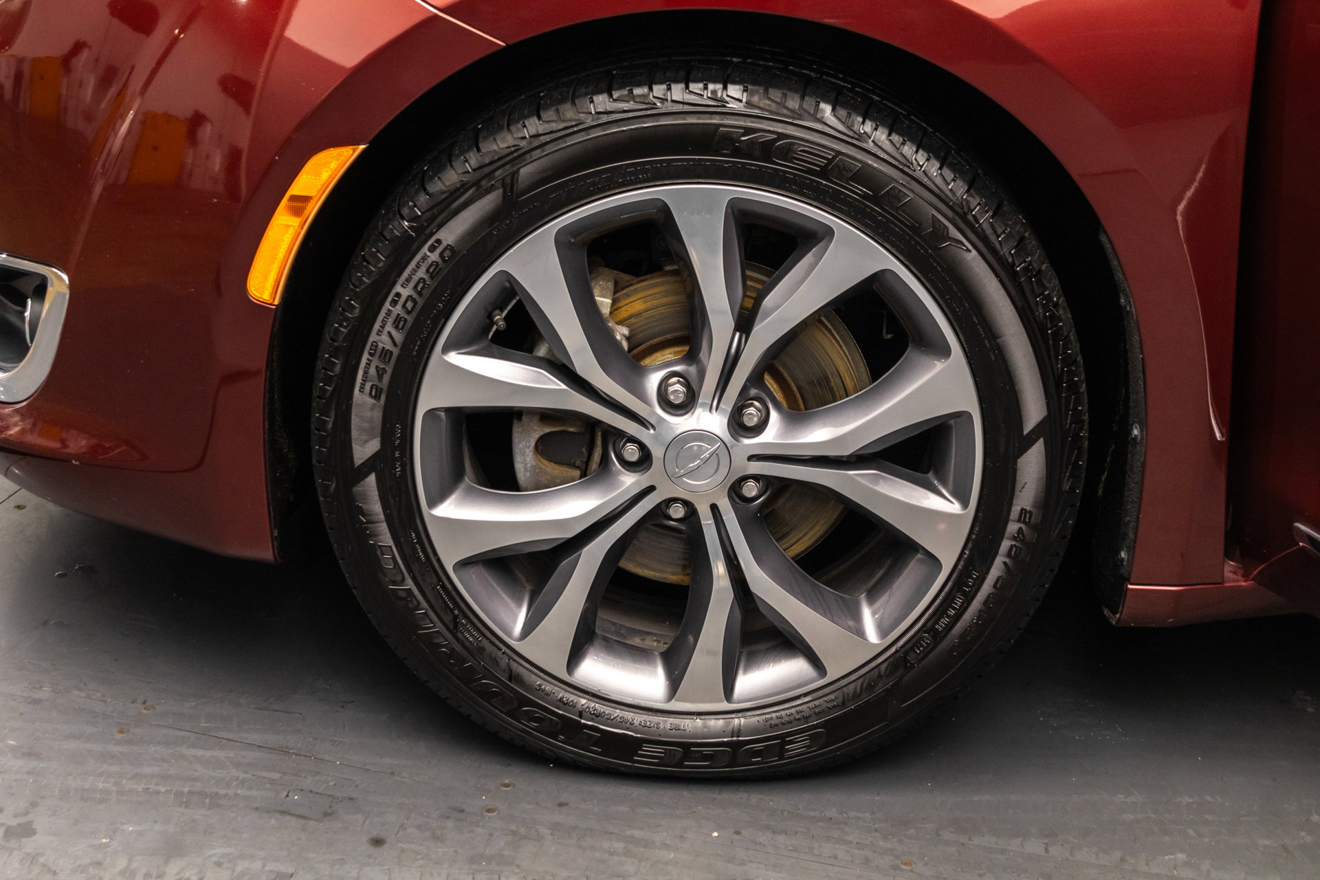 Used 2018 Chrysler Pacifica Limited w/ Tire & Wheel Group FWD image 42