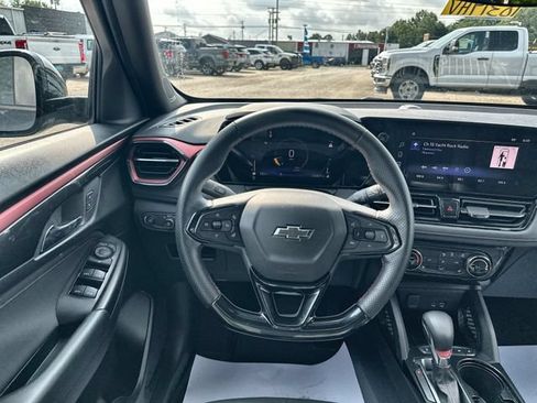 Used 2024 Chevrolet TrailBlazer RS w/ Driver Confidence Package FWD image 13