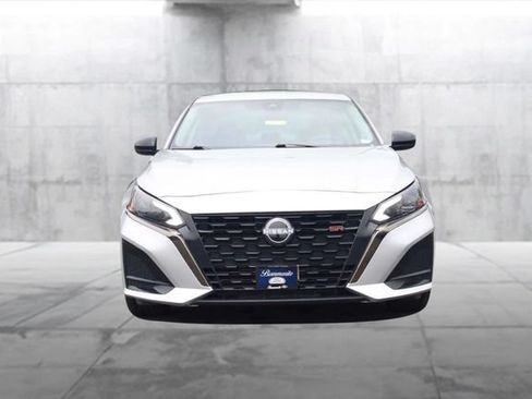 Used 2024 Nissan Altima 2.5 SR FWD image 4