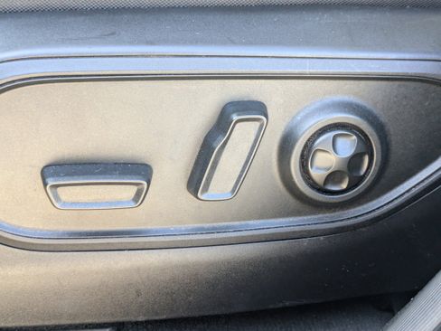 Used 2023 Jeep Grand Cherokee L Laredo image 22