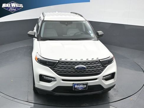 Used 2021 Ford Explorer XLT w/ Equipment Group 202A image 10