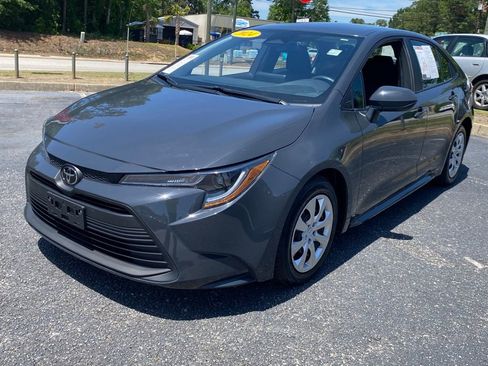 Used 2024 Toyota Corolla LE FWD image 2