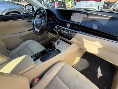 Used 2014 Lexus ES 350 w/ Luxury Package FWD image 46