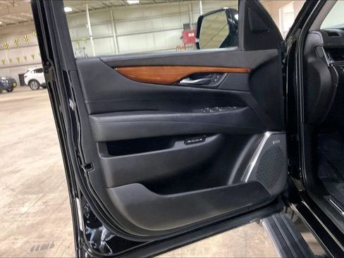 Used 2016 Cadillac Escalade Premium AWD/4WD image 22