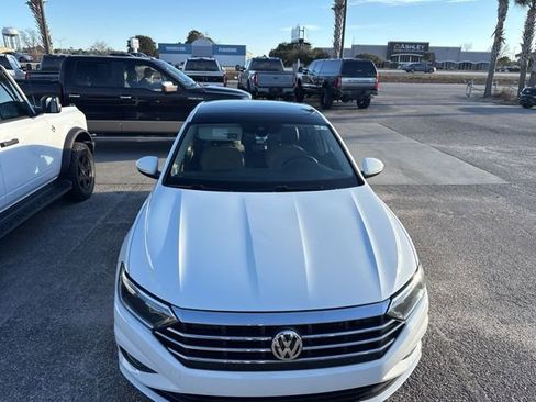 Used 2019 Volkswagen Jetta SEL Premium image 9