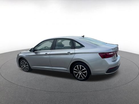 Used 2025 Volkswagen Jetta SE image 10