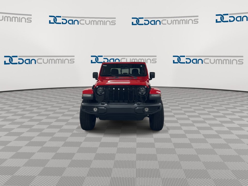 Used 2023 Jeep Gladiator Sport AWD/4WD image 3