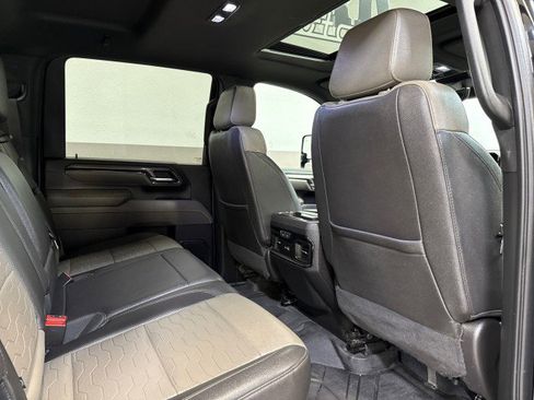 Used 2024 Chevrolet Silverado 2500 ZR2 w/ Technology Package image 70