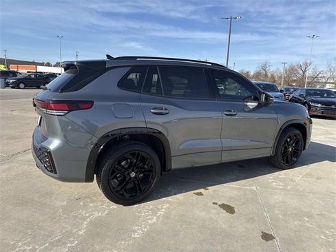 New 2026 Volkswagen Tiguan SE R-Line image 2