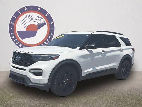 Used 2021 Ford Explorer ST w/ Equipment Group 401A AWD/4WD image 2