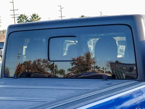 Certified 2023 Jeep Gladiator Sport image 14