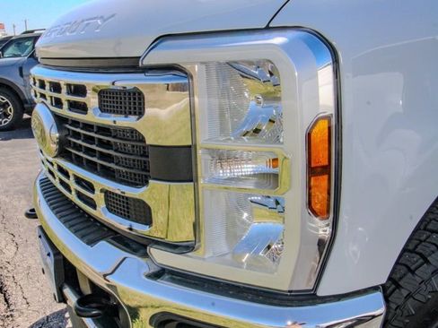 Used 2025 Ford F250 XLT w/ FX4 Off-Road Package image 7