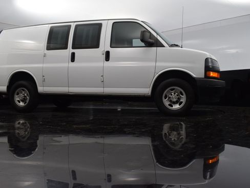 Used 2022 Chevrolet Express 2500 w/ Driver Convenience Package image 23