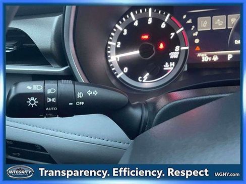 Certified 2023 Toyota Highlander XLE image 25