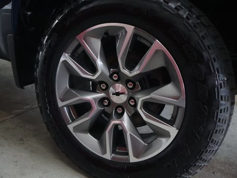 Used 2020 Chevrolet Silverado 1500 RST w/ Z71 Off-Road Package AWD/4WD image 32