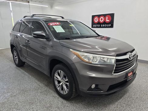 Used 2015 Toyota Highlander XLE FWD image 1