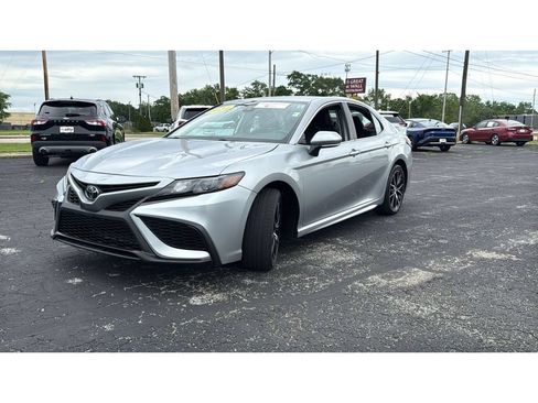 Certified 2024 Toyota Camry SE FWD image 3