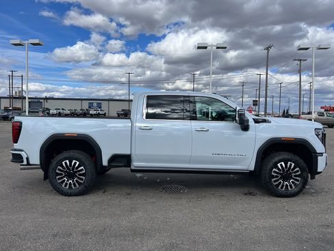 New 2026 GMC Sierra 2500 Denali Ultimate w/ Max Trailering Package image 6