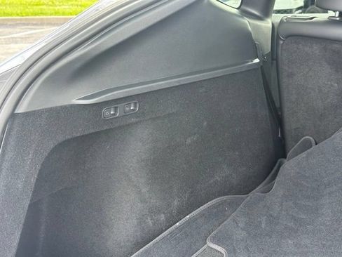 Used 2024 Tesla Model Y Long Range RWD image 31