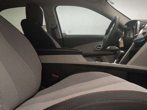 Used 2017 Chevrolet Equinox LS FWD image 21