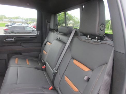 New 2026 GMC Sierra 2500 AT4 w/ AT4 Premium Plus Package AWD/4WD image 14