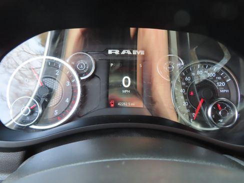 Used 2024 RAM 2500 Big Horn image 35