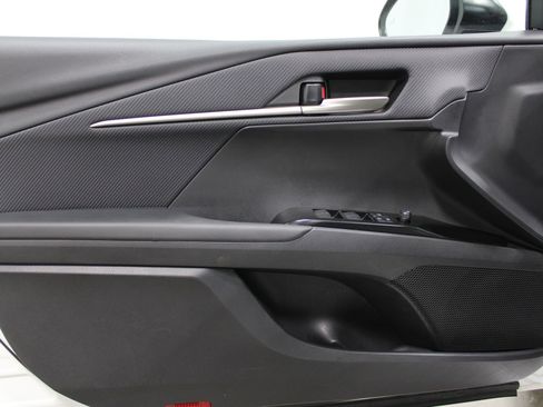 Used 2025 Toyota Camry SE FWD image 11