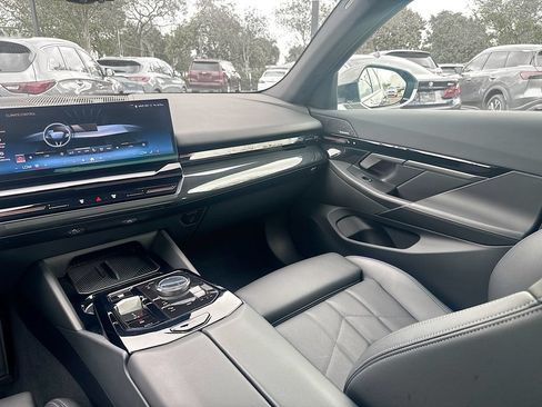 Used 2025 BMW 530i xDrive AWD/4WD image 26