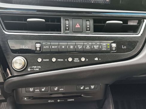 Used 2022 Lexus ES 350 w/ Premium Package FWD image 29