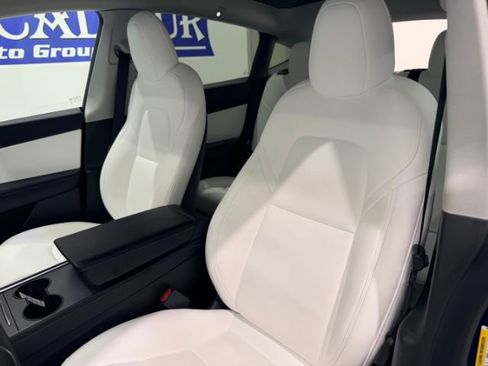Used 2021 Tesla Model Y Long Range AWD/4WD image 33