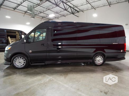 Used 2024 Mercedes-Benz Sprinter 3500 image 29